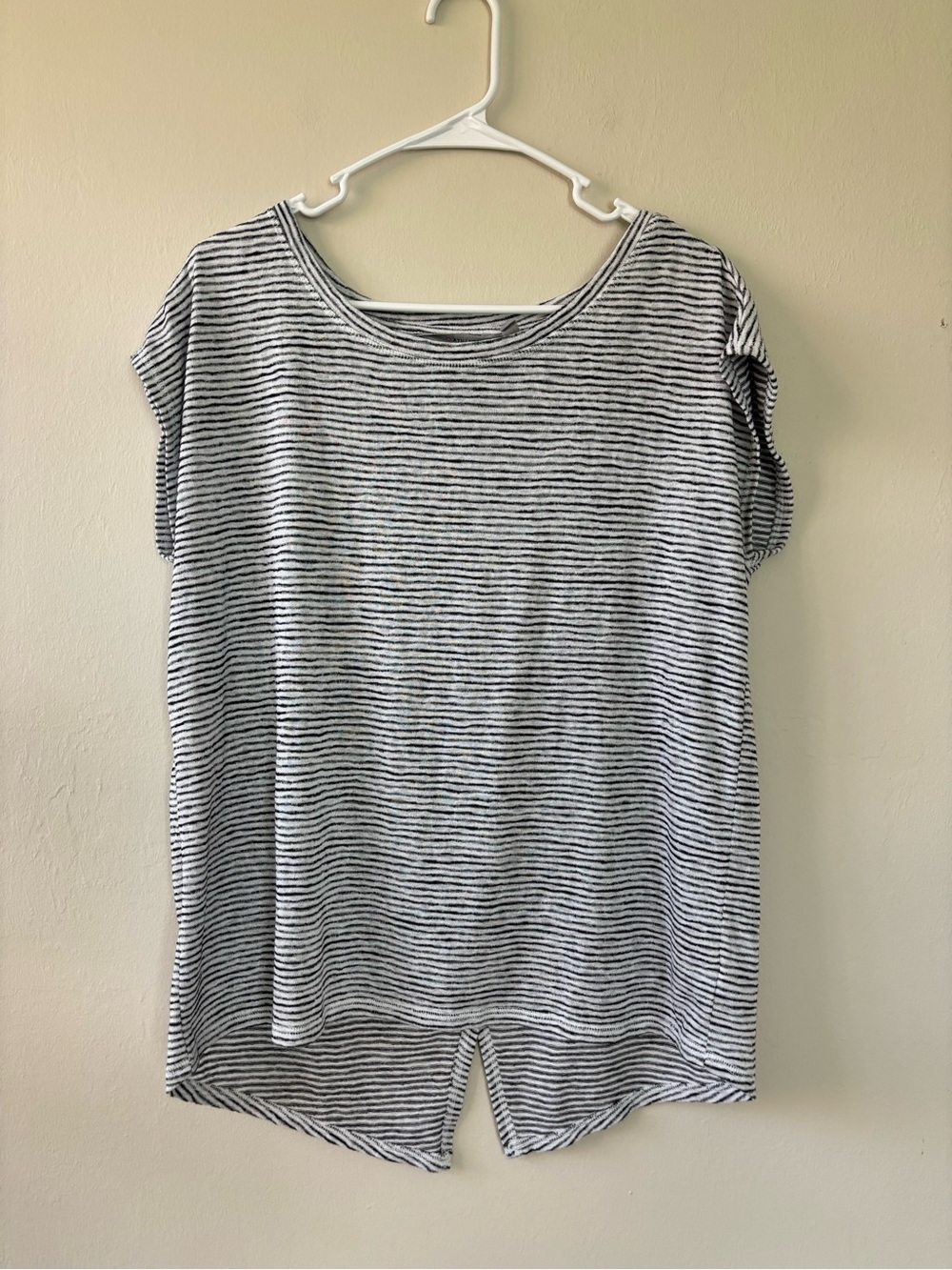 Athleta Stripe Breezy Crossback Tee Womens Size Large Shirt